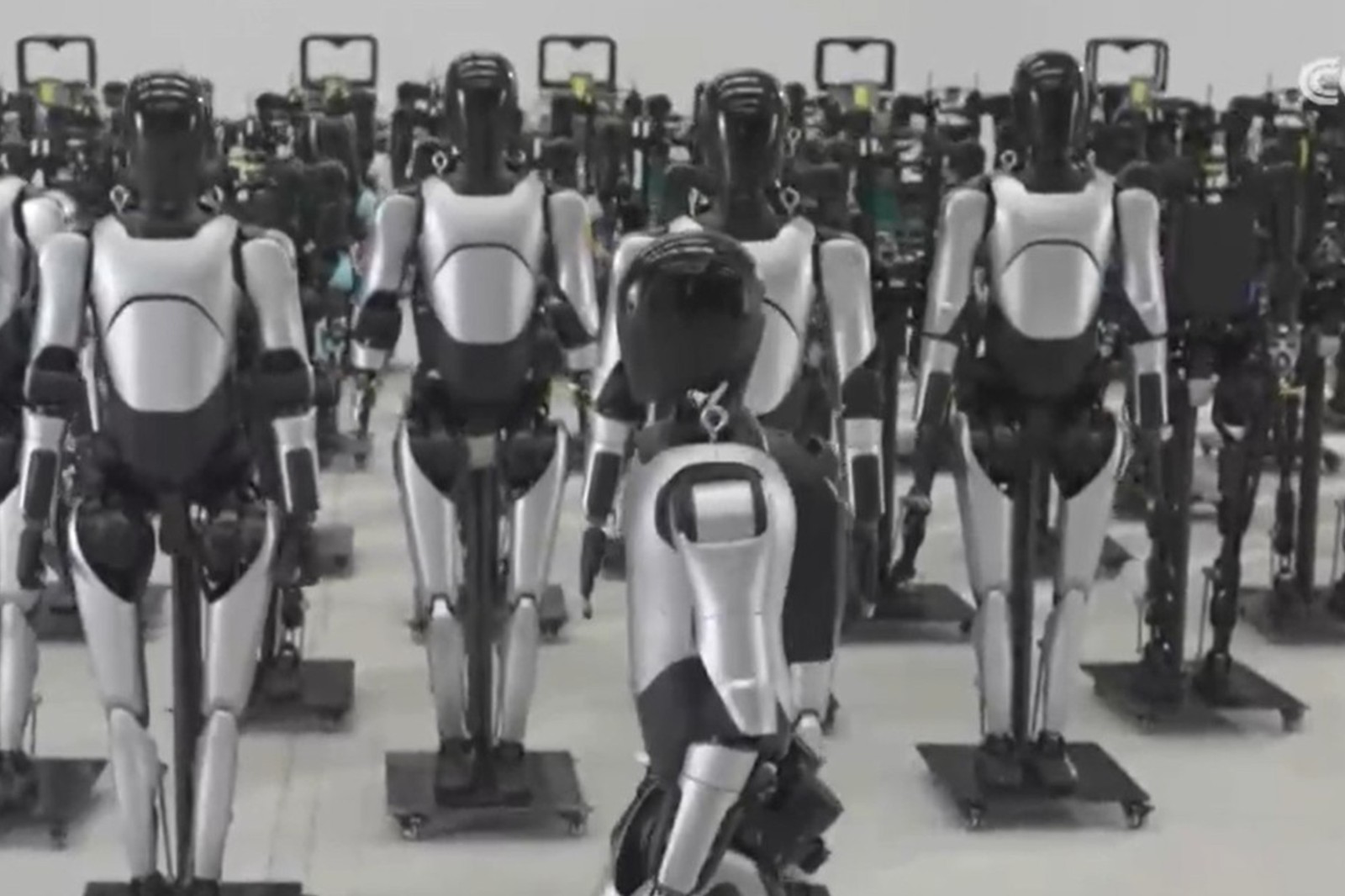 央视报道！揭秘易游电竞机器人量产超级工厂