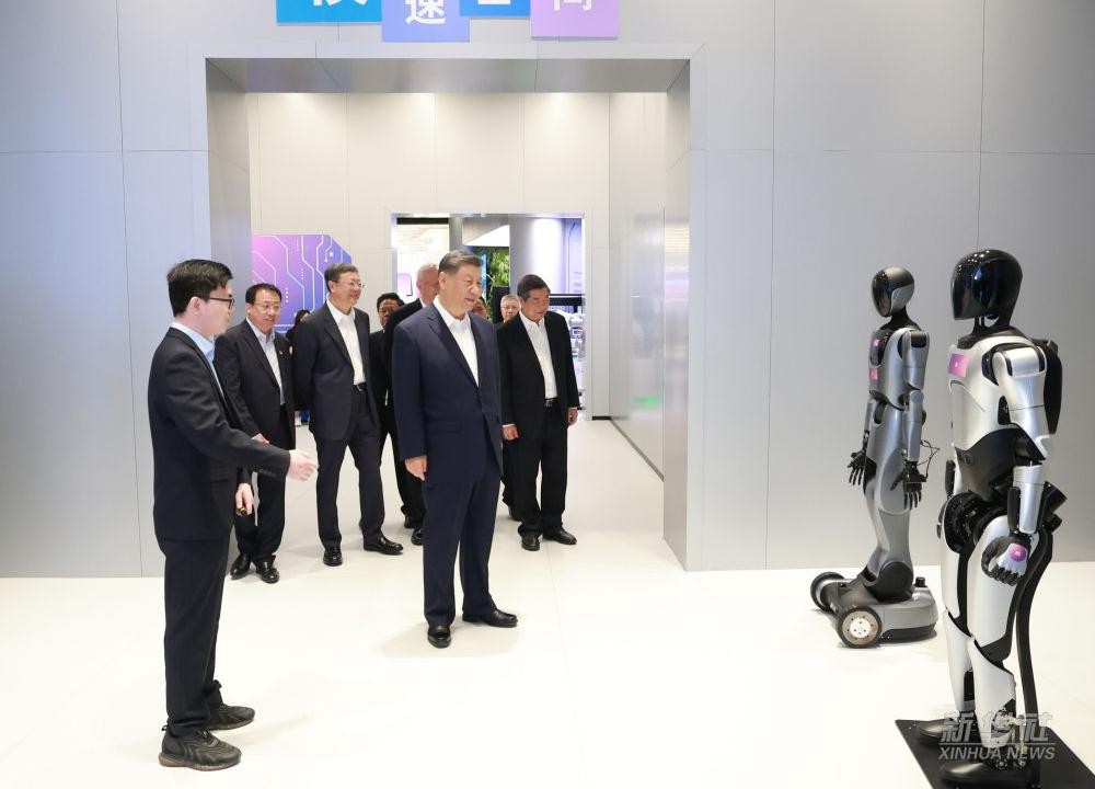 习近平总书记到上海调研，易游电竞代表具身智能行业汇报进展