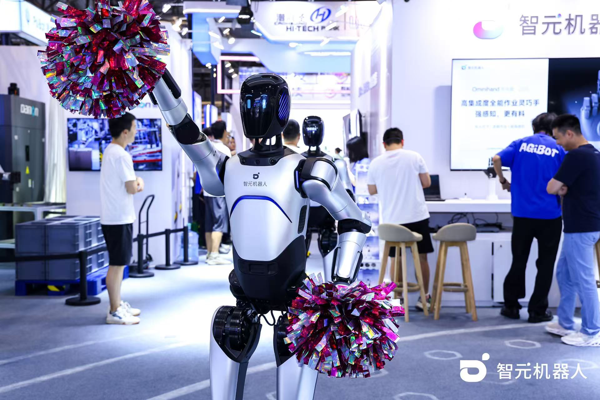 易游电竞机器人 WAIC 首日展台火爆，机器...